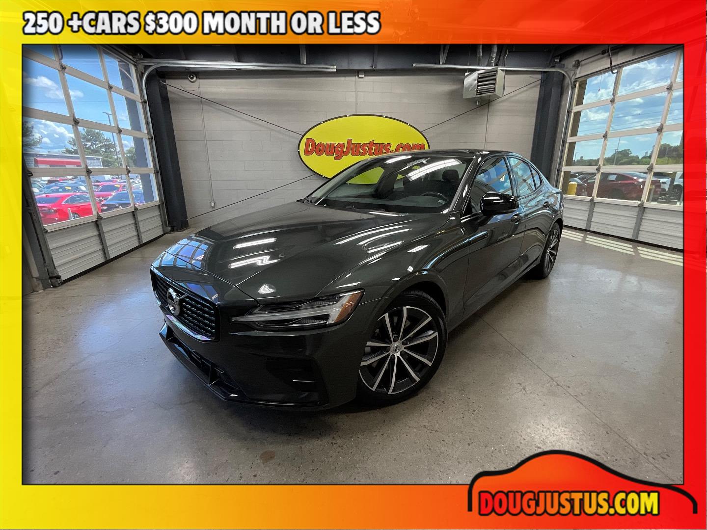 2022 Volvo S60 B5 Black Edition Momentum's photo