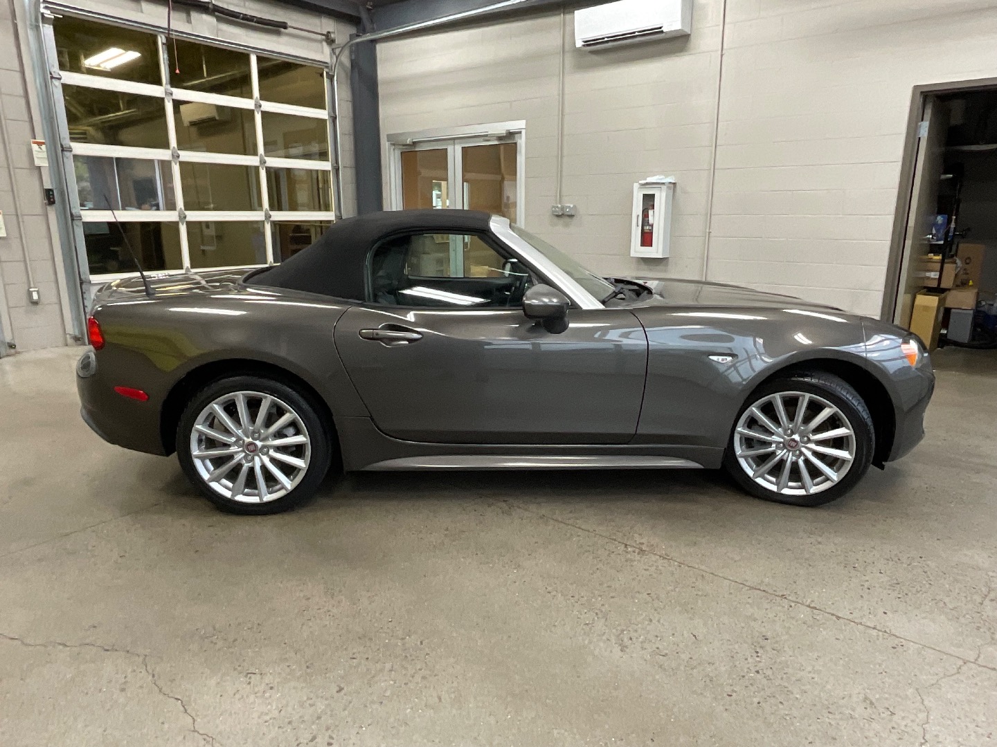 2017 FIAT 124 Spider Lusso - Photo 6