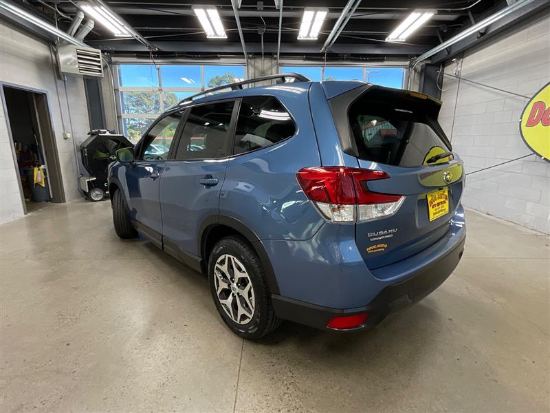 2022 SUBARU FORESTER PREMIUM