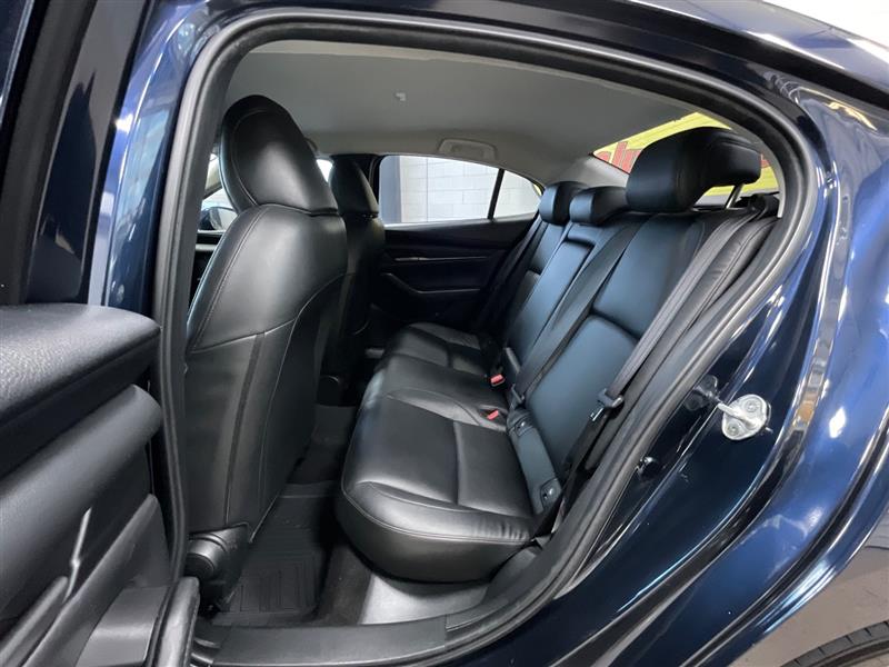 2021 MAZDA MAZDA3 Select 