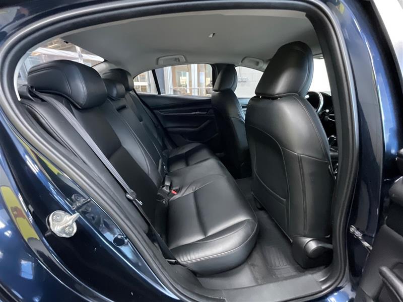 2021 MAZDA MAZDA3 Select 