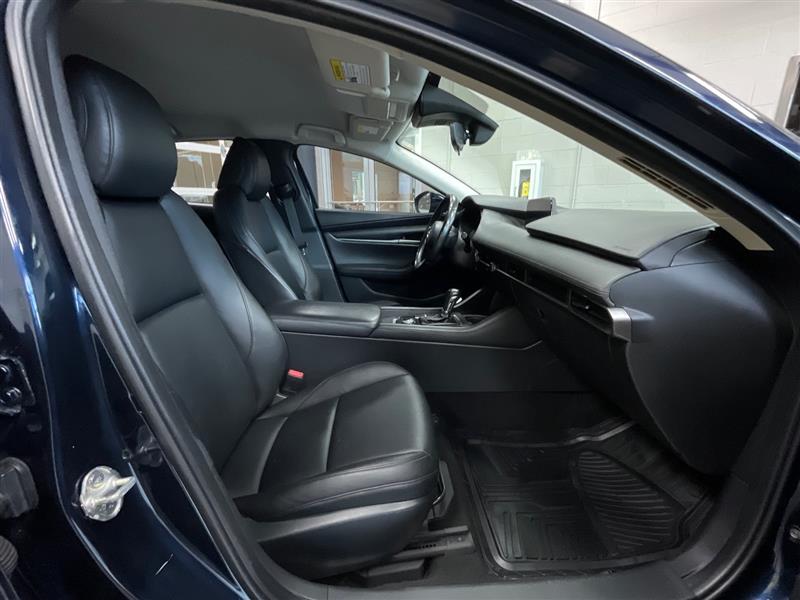 2021 MAZDA MAZDA3 Select 