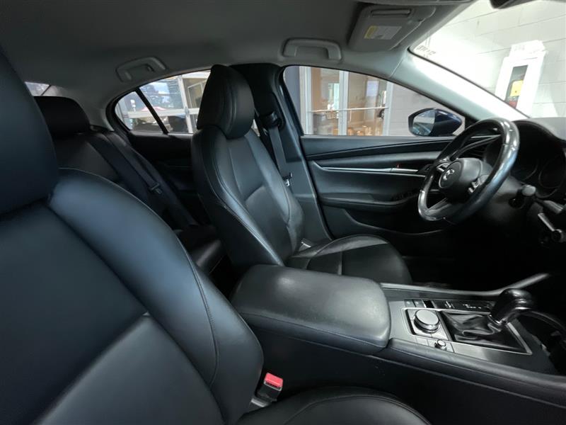 2021 MAZDA MAZDA3 Select 