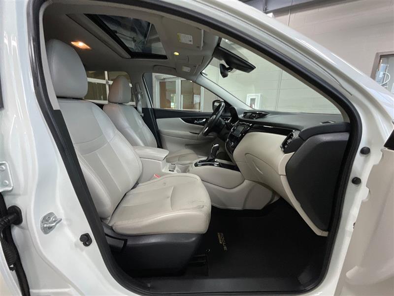 2017 NISSAN ROGUE SPORT SL