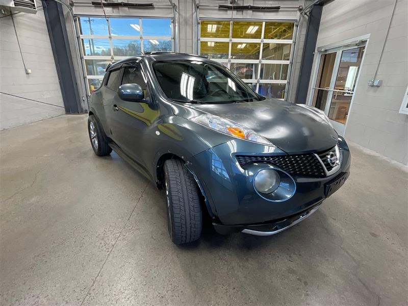 2013 NISSAN JUKE SV
