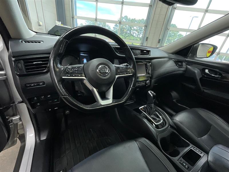 2017 NISSAN ROGUE SL