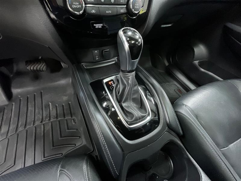 2017 NISSAN ROGUE SL