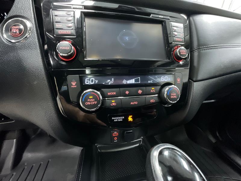 2017 NISSAN ROGUE SL