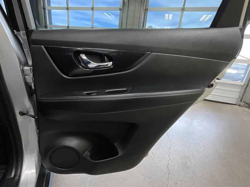 2017 NISSAN ROGUE SL