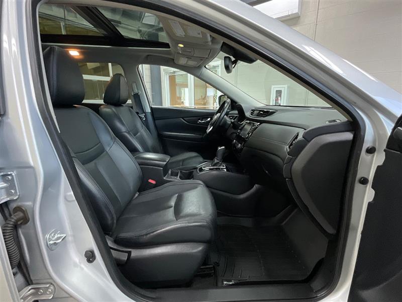 2017 NISSAN ROGUE SL