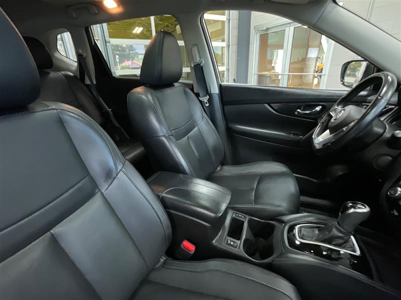 2017 NISSAN ROGUE SL