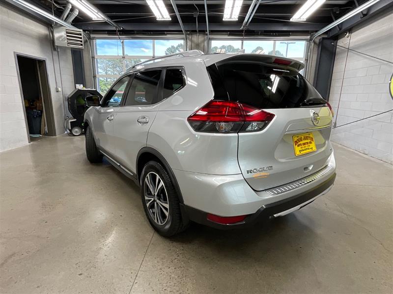2017 NISSAN ROGUE SL