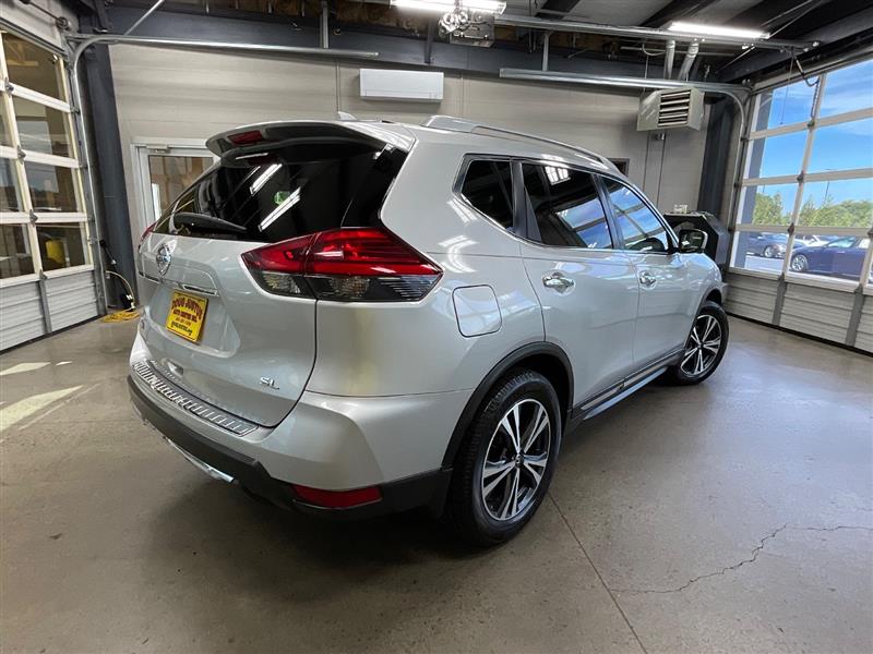 2017 NISSAN ROGUE SL