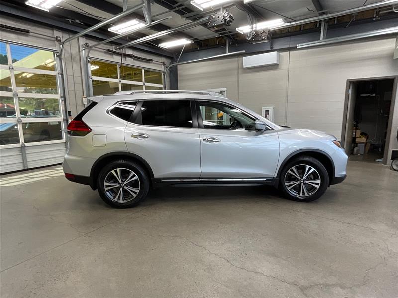 2017 NISSAN ROGUE SL