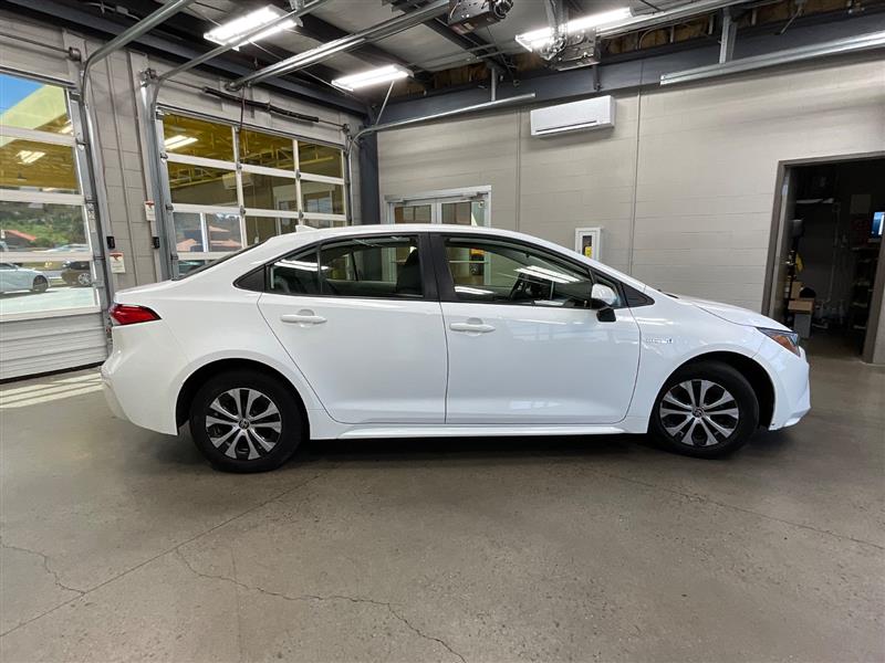 2021 TOYOTA COROLLA HYBRID LE