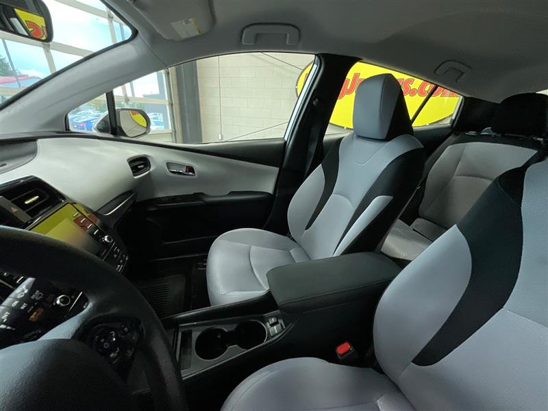 2022 TOYOTA PRIUS LE