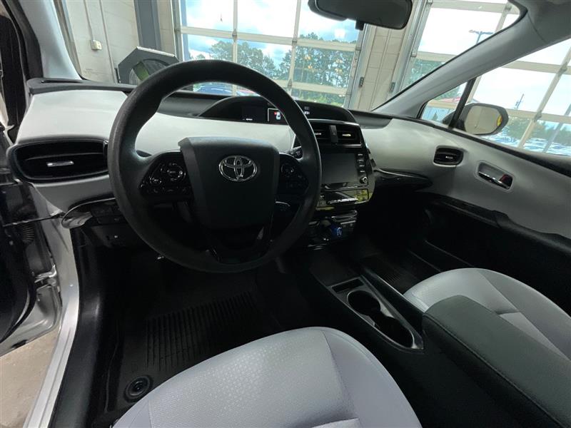 2022 TOYOTA PRIUS LE