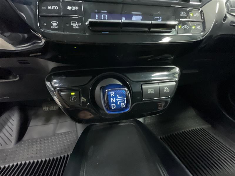 2022 TOYOTA PRIUS LE