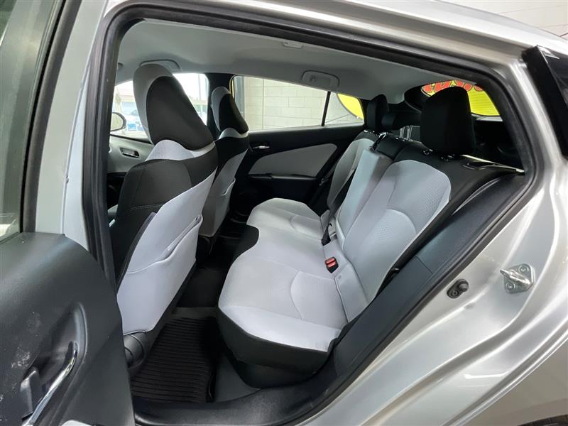 2022 TOYOTA PRIUS LE