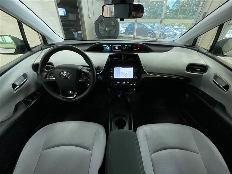 2022 TOYOTA PRIUS LE