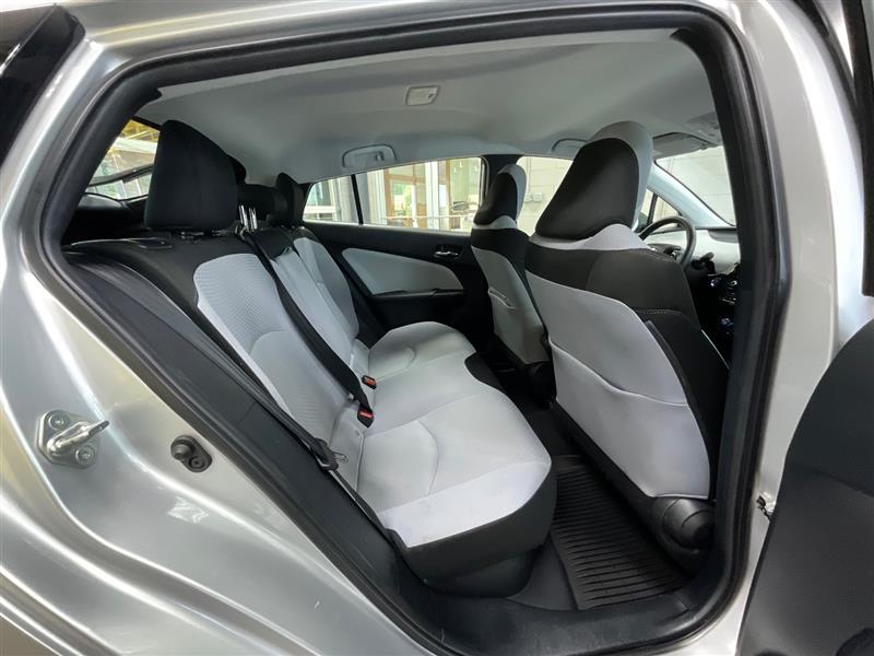 2022 TOYOTA PRIUS LE