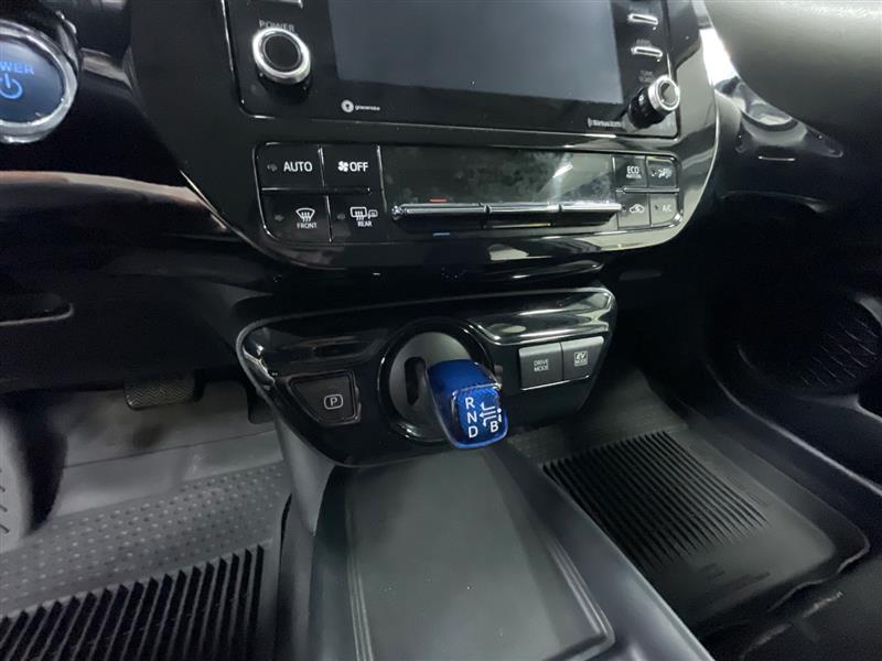 2022 TOYOTA PRIUS LE