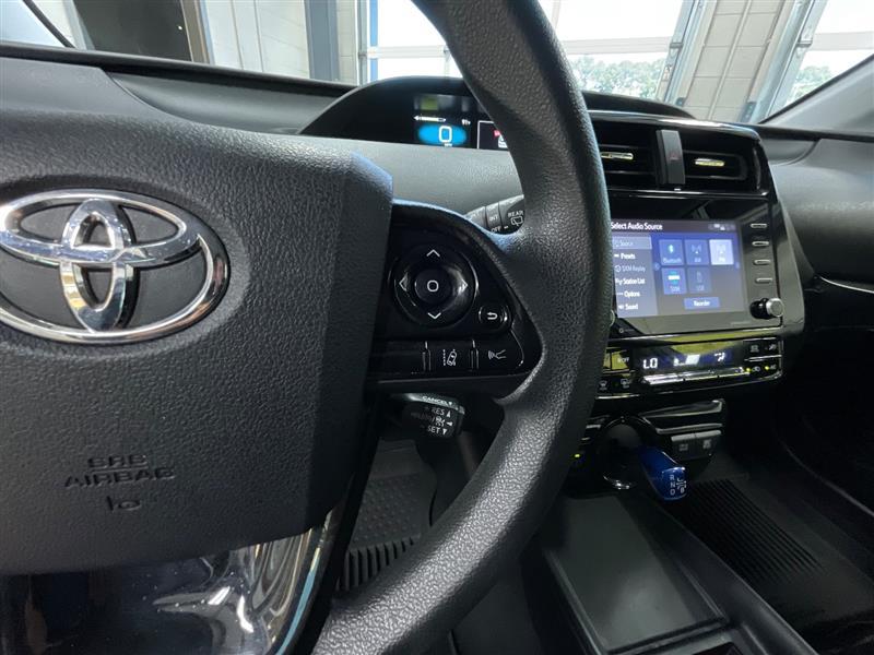 2022 TOYOTA PRIUS LE
