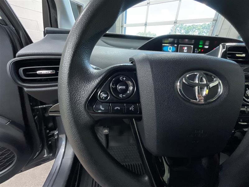2022 TOYOTA PRIUS LE