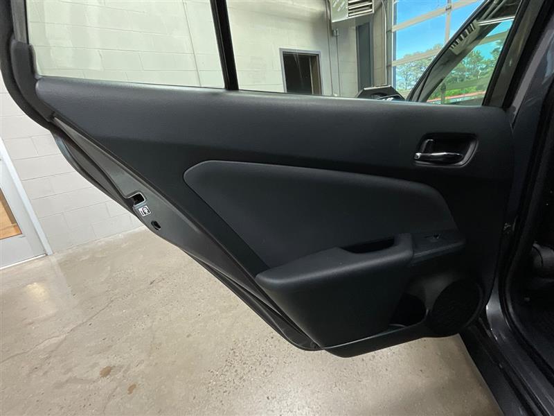2022 TOYOTA PRIUS LE