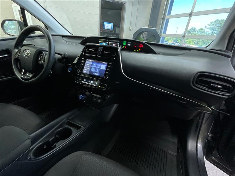 2022 TOYOTA PRIUS LE