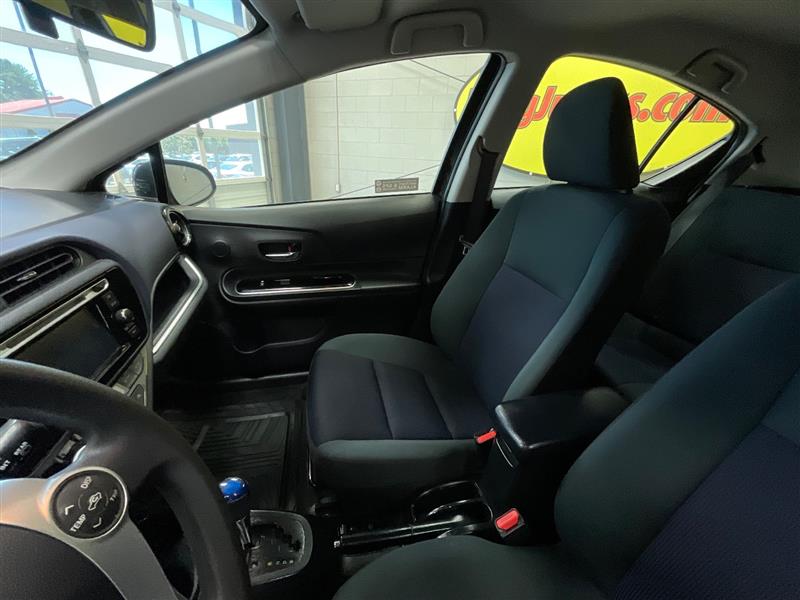 2016 TOYOTA PRIUS C Two