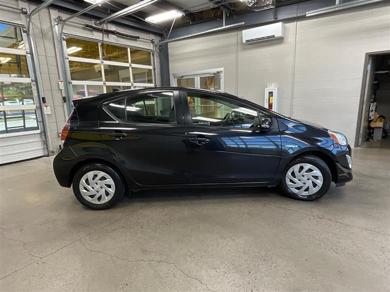 2016 TOYOTA PRIUS C Two