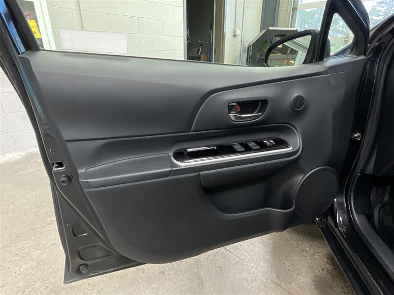 2016 TOYOTA PRIUS C Two