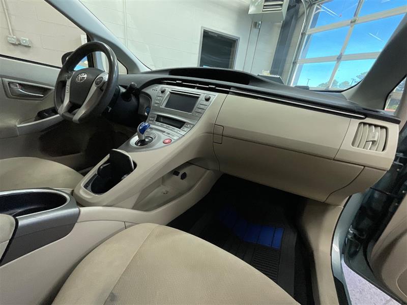 2015 TOYOTA PRIUS II