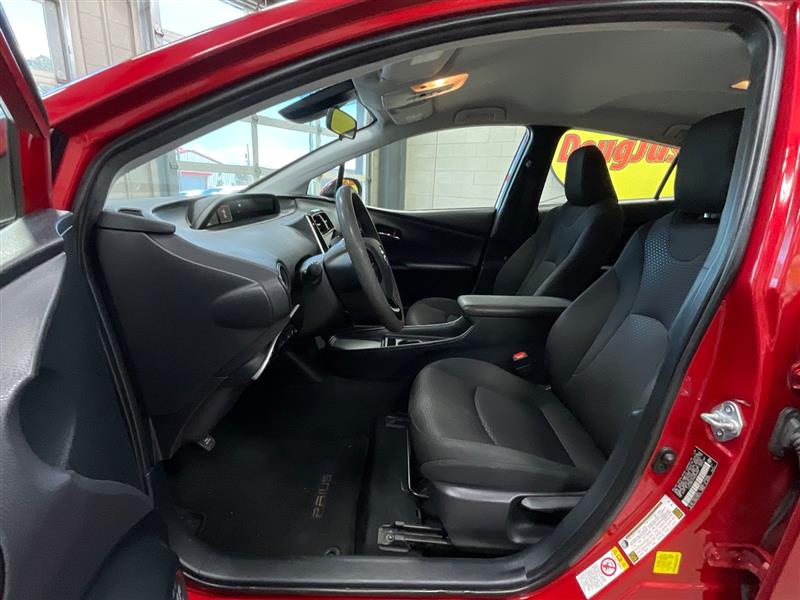 2021 TOYOTA PRIUS LE