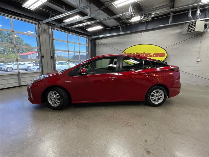 2021 TOYOTA PRIUS LE