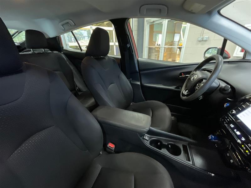 2021 TOYOTA PRIUS LE