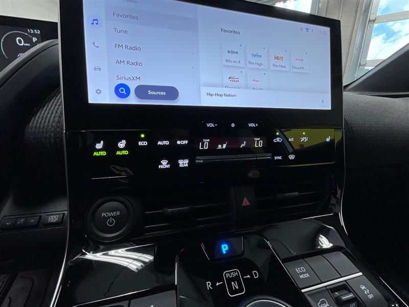 2024 TOYOTA BZ4X XLE/LIMITED