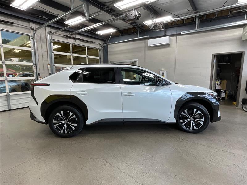 2024 TOYOTA BZ4X XLE/LIMITED