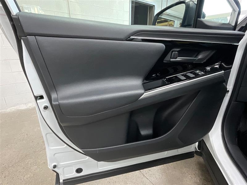 2024 TOYOTA BZ4X XLE/LIMITED