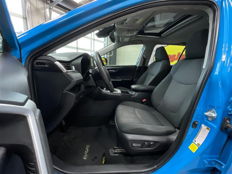 2019 TOYOTA RAV4 XLE