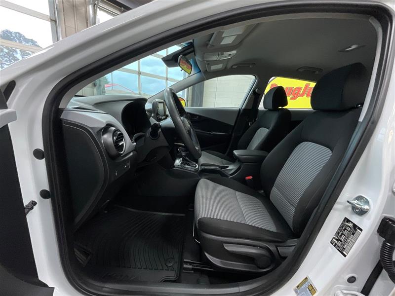 2021 HYUNDAI KONA SE