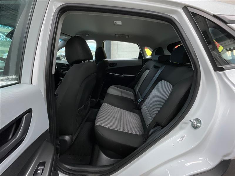 2021 HYUNDAI KONA SE