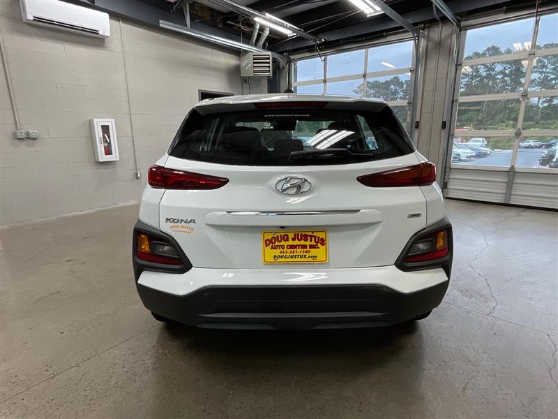 2021 HYUNDAI KONA SE