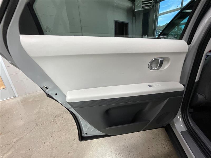 2024 HYUNDAI IONIQ 5 SE Standard Range