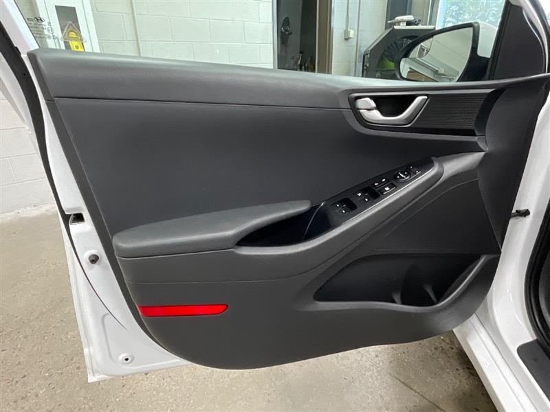 2018 HYUNDAI IONIQ HYBRID Blue