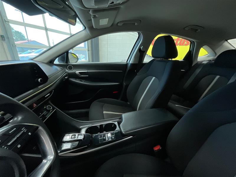 2023 HYUNDAI SONATA SE