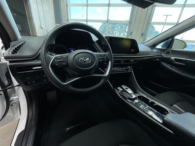 2023 HYUNDAI SONATA SE
