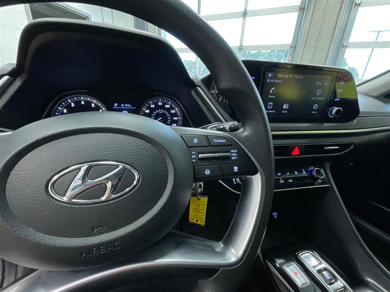 2023 HYUNDAI SONATA SE