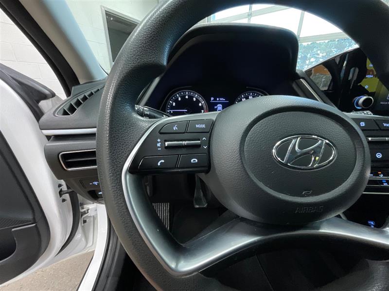 2023 HYUNDAI SONATA SE